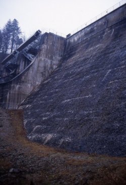 Barrage de Roche Talamie - (c) BETCGB